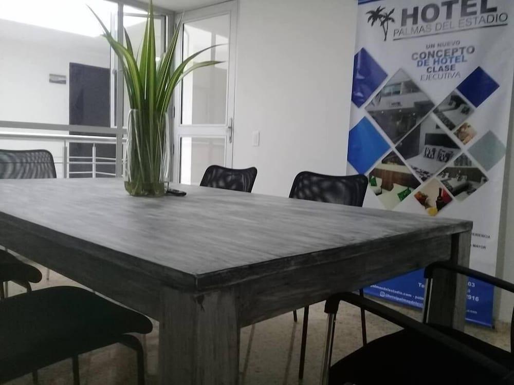 Palmas Del Estadio Hotel Medellín